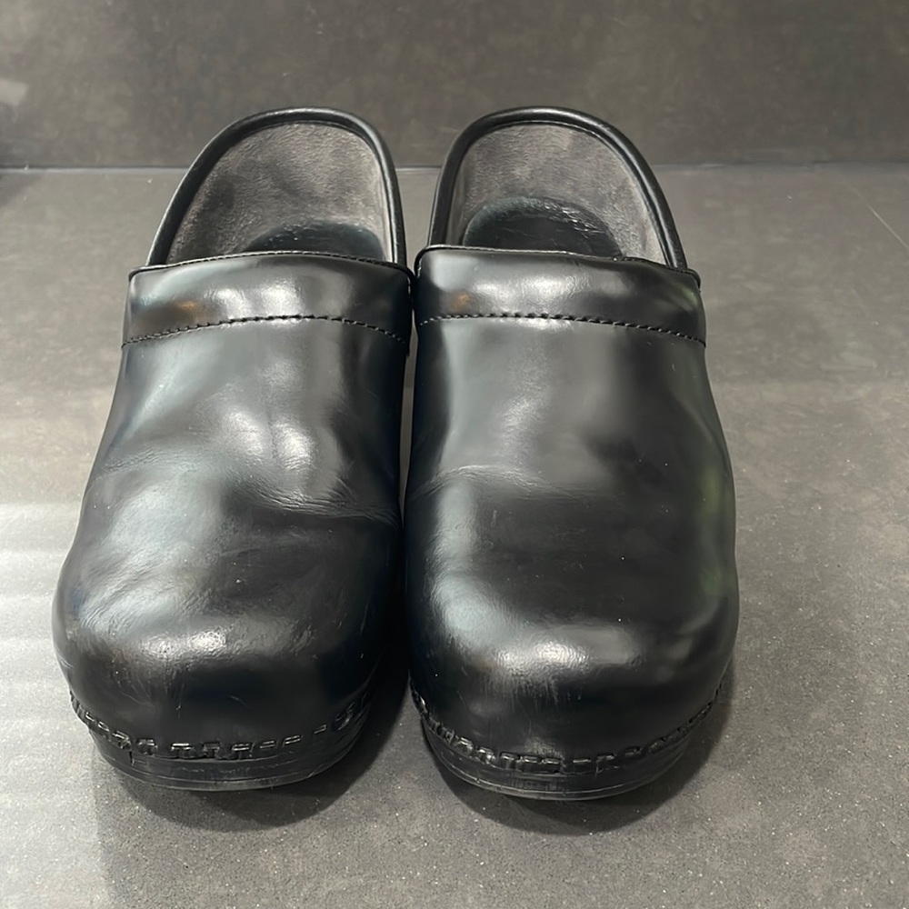 Dansko pro XP shoes